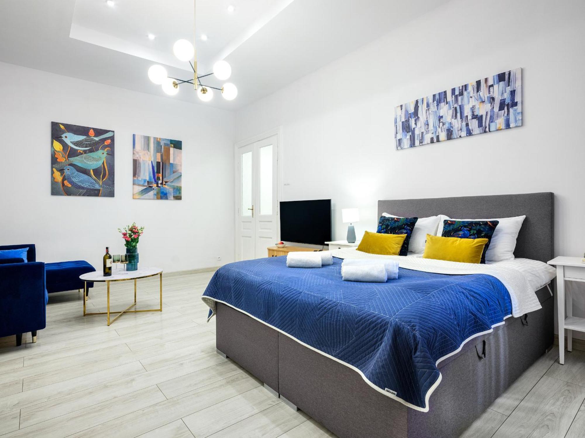 Bluebird Apt Old Town & Wawel Hill By Vistula River - By Homelike Cracovia Esterno foto